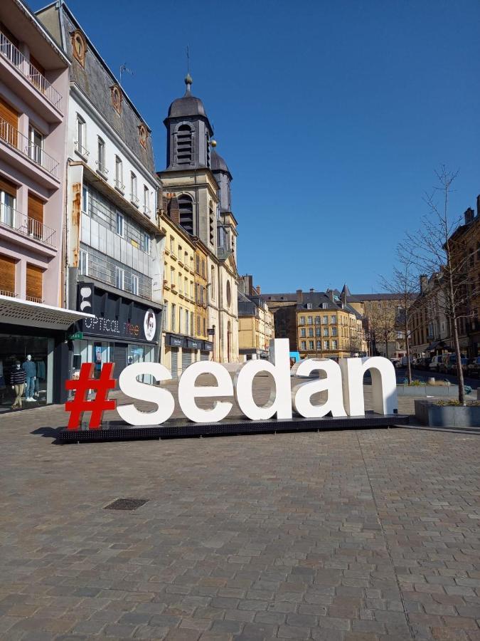 Appart Plein Centre, Balcon - 4 Personnes Sedan Bagian luar foto
